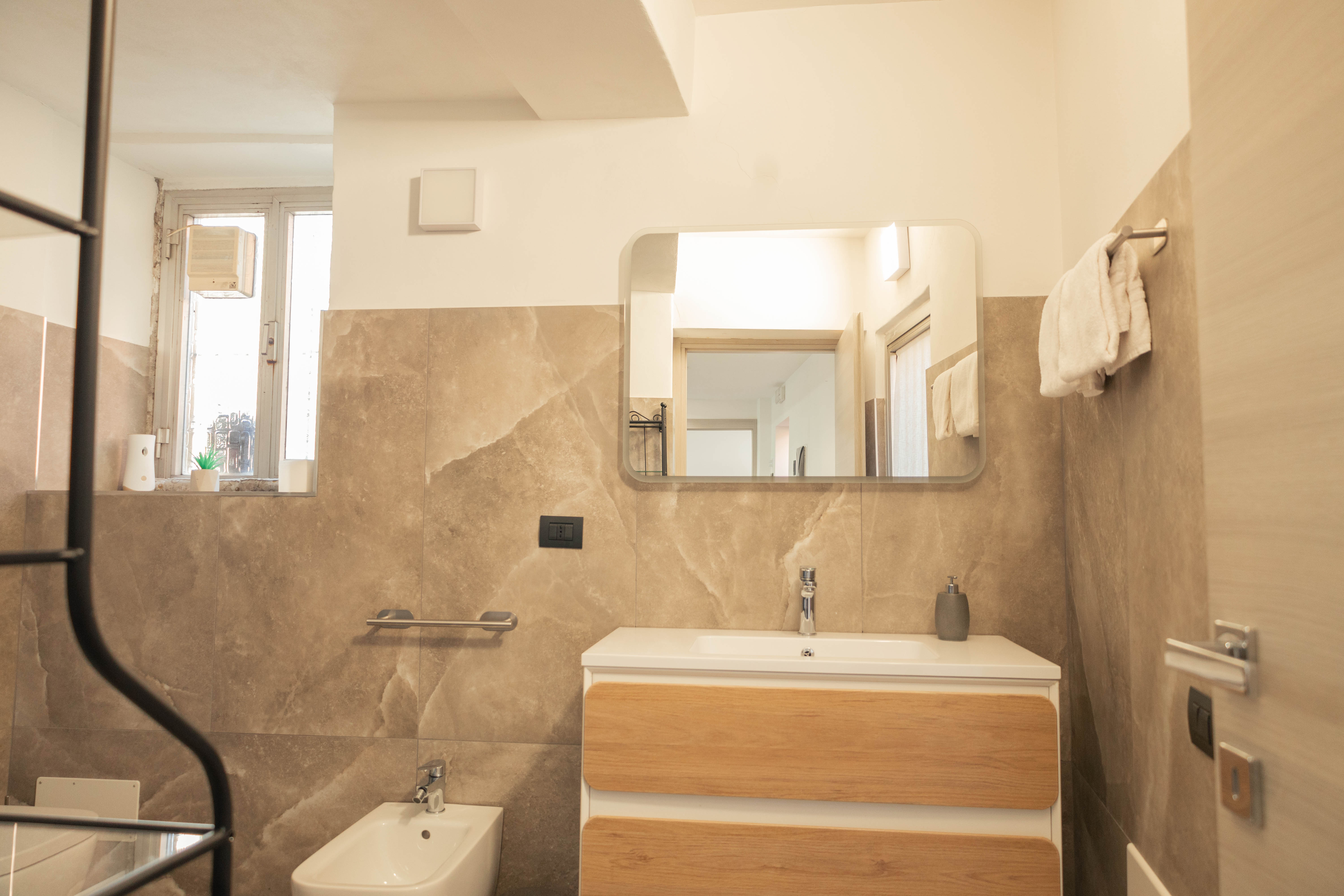 Appartamento 1 — Bagno Lavabo